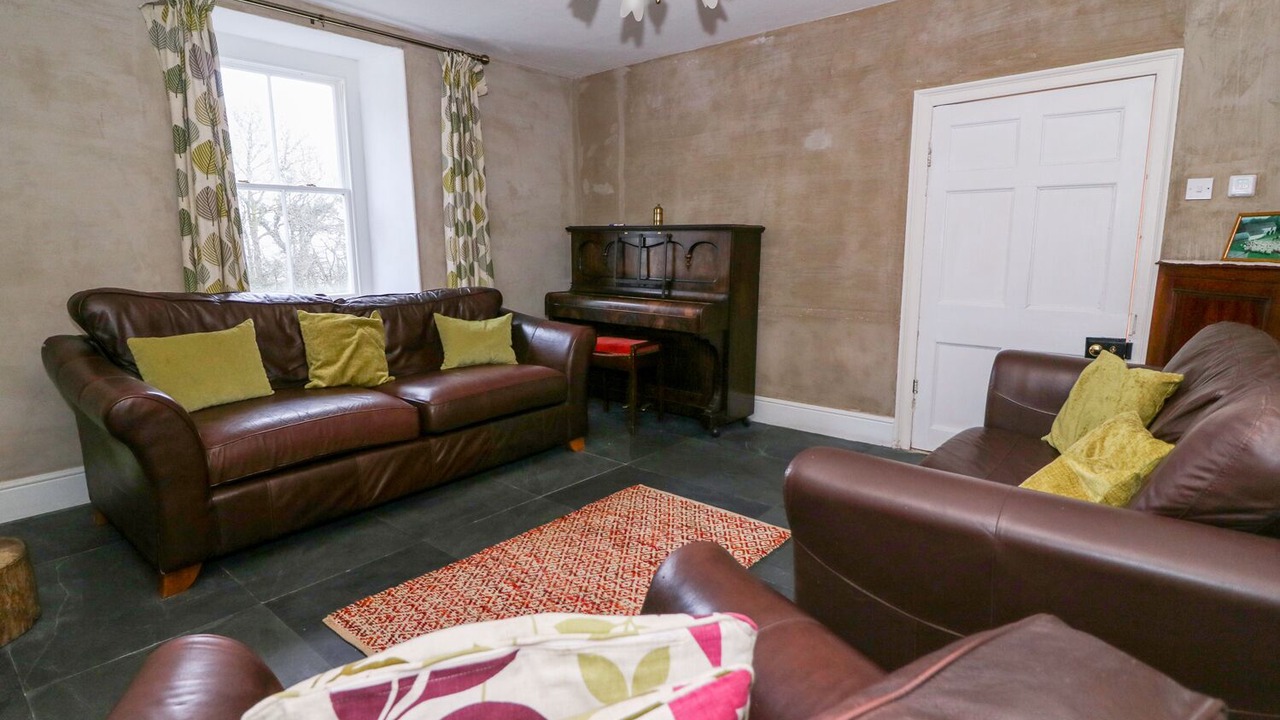 Photo of Others in Newcastle Emlyn