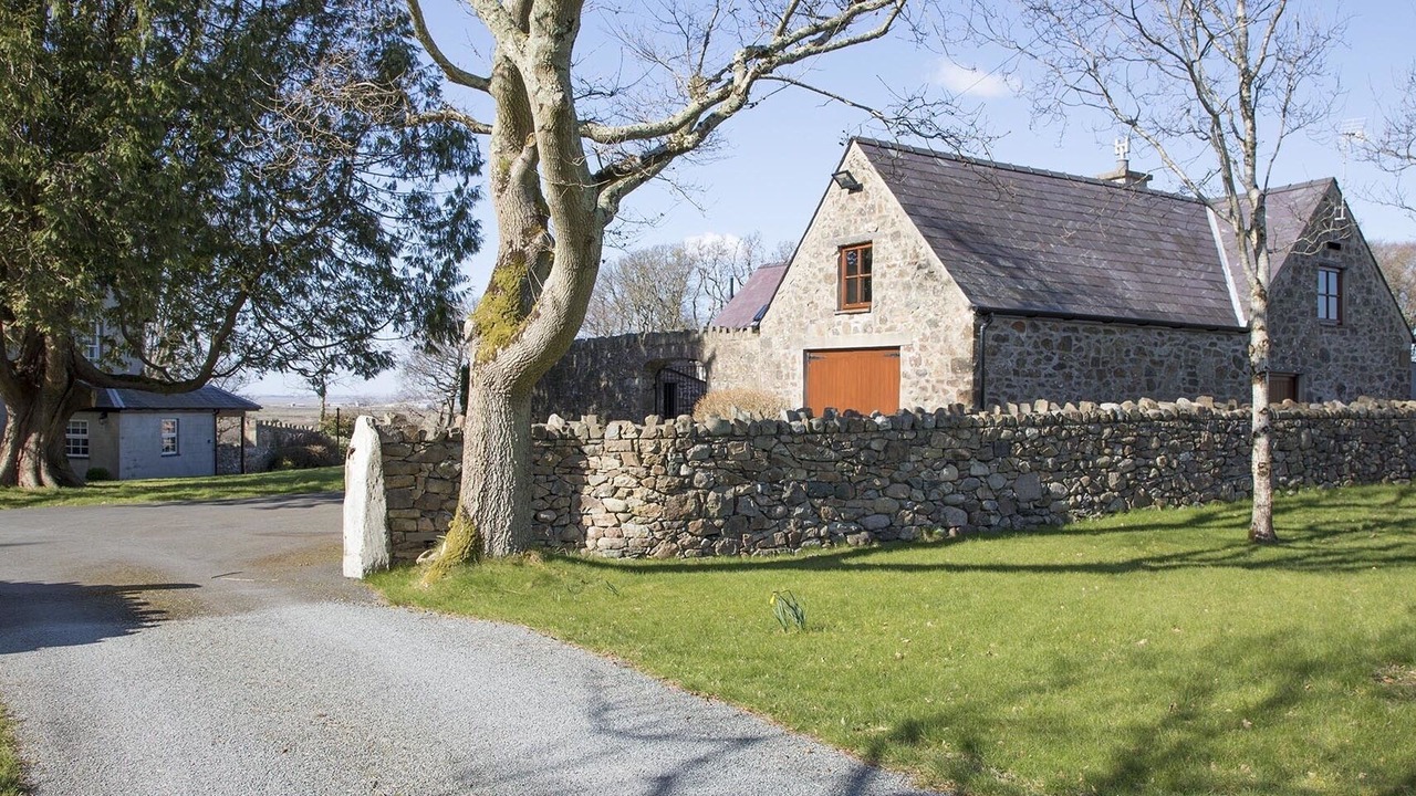 Photo of Others in Llandwrog