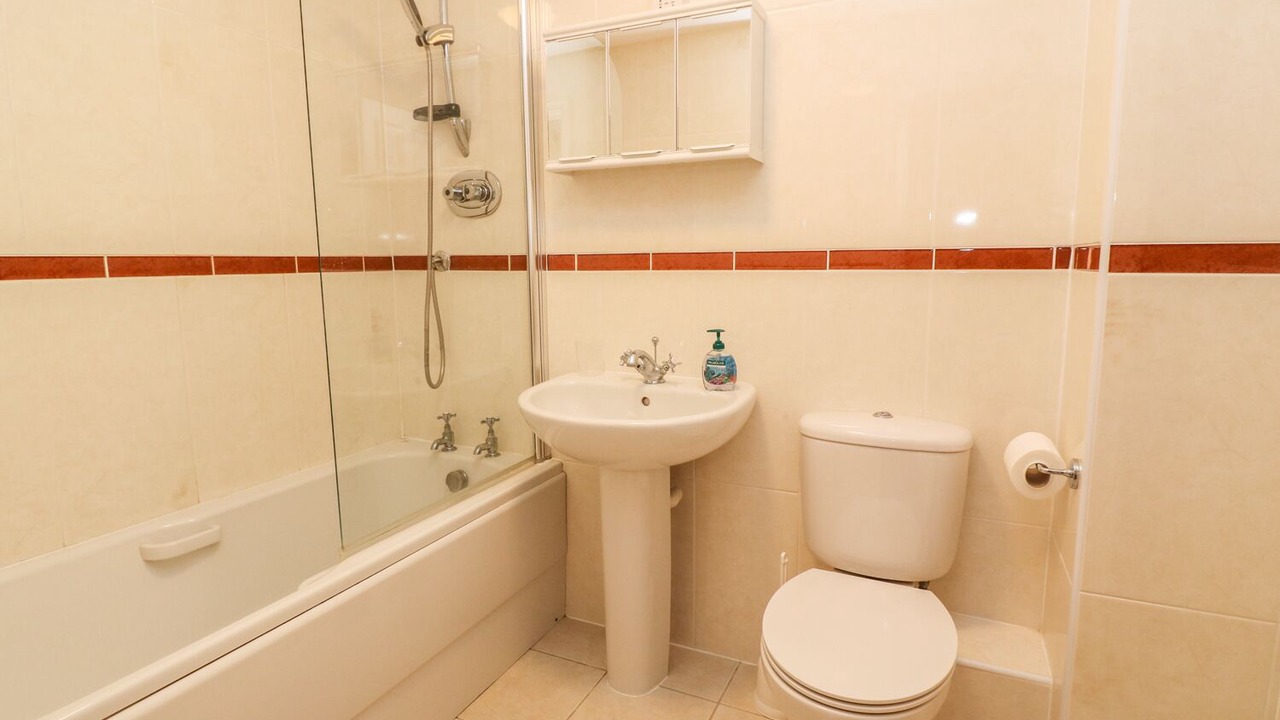 Photo of Bathroom in Chysauster