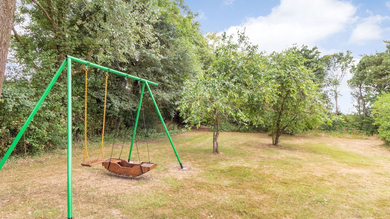 Photo of Others in Gissing