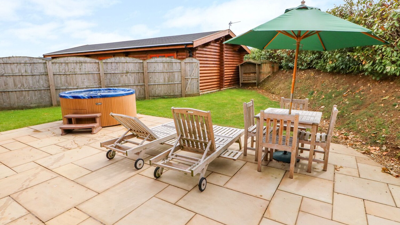 Photo of Others in Castle Bytham