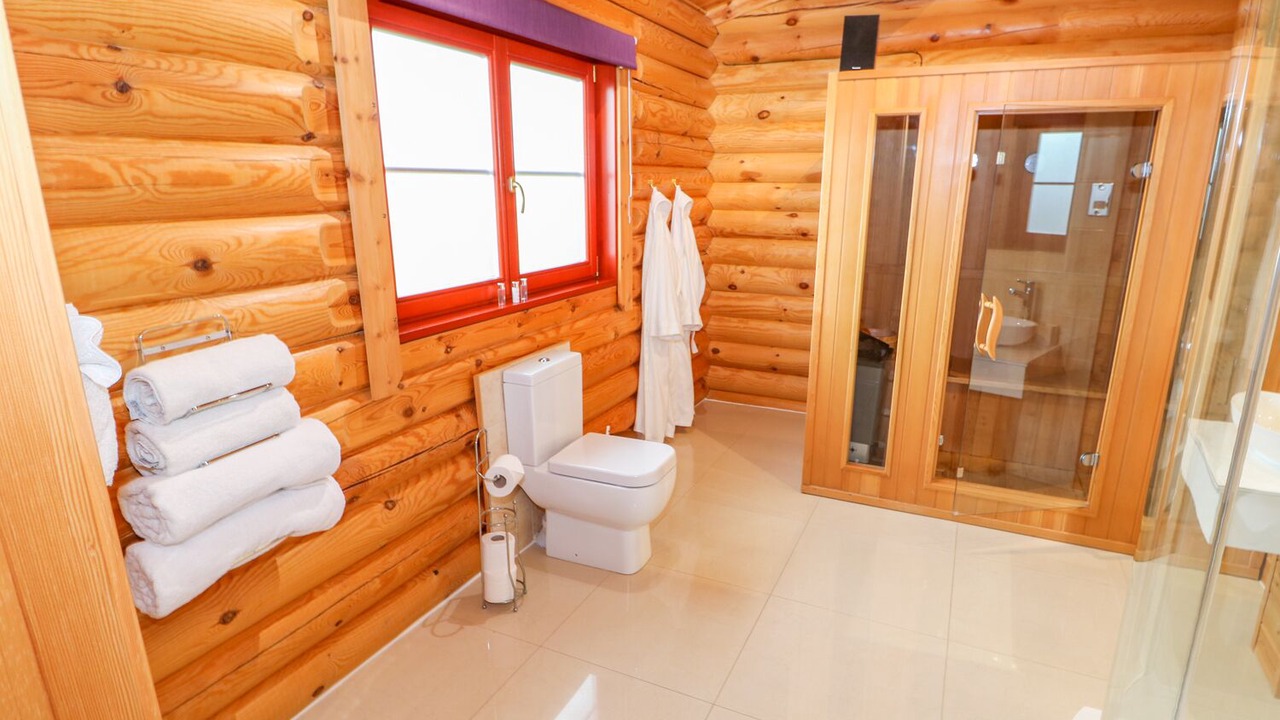 Photo of Bathroom in Castle Bytham