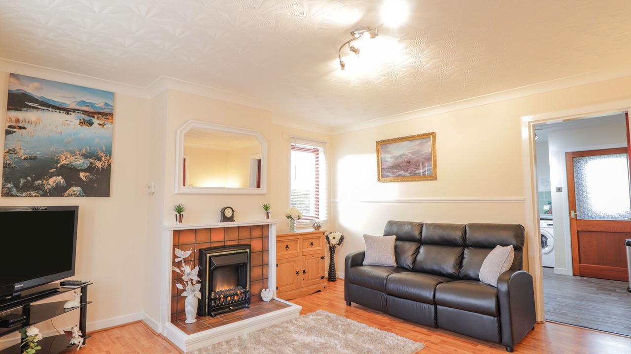 Photo of Others in Nostie