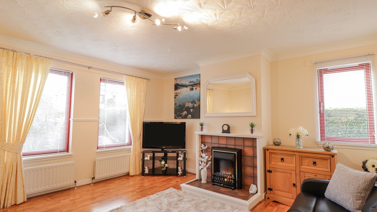 Photo of Others in Nostie