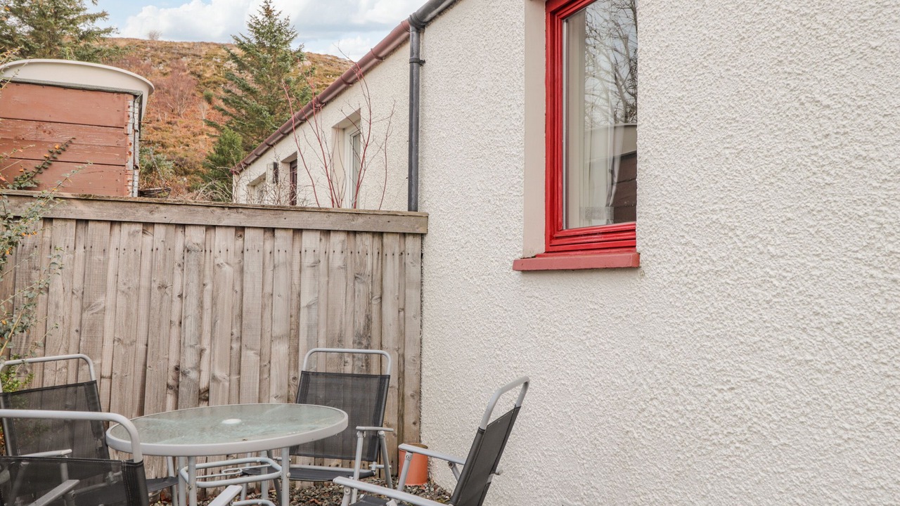 Photo of Others in Nostie