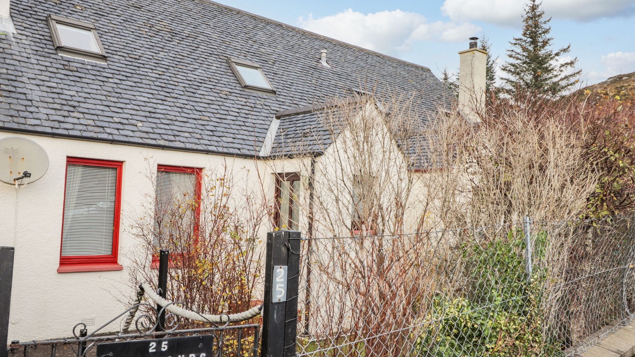 Photo of Others in Nostie