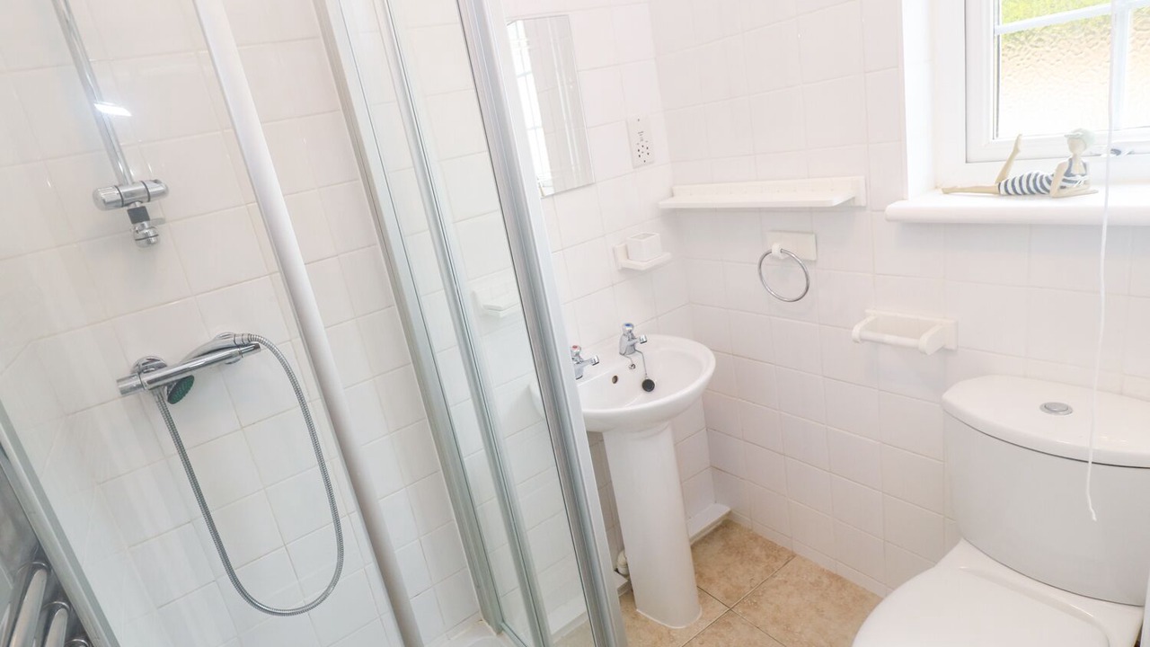 Photo of Bathroom in Goonhavern