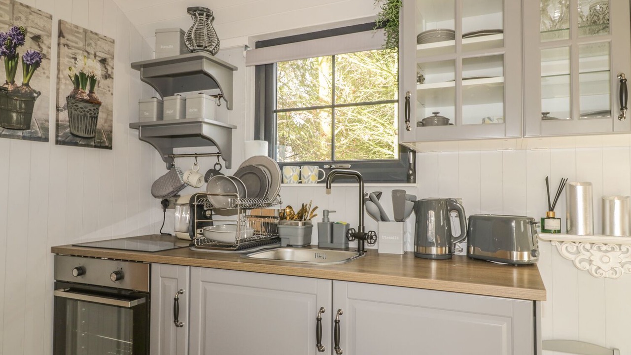 Photo of Kitchen in Wing