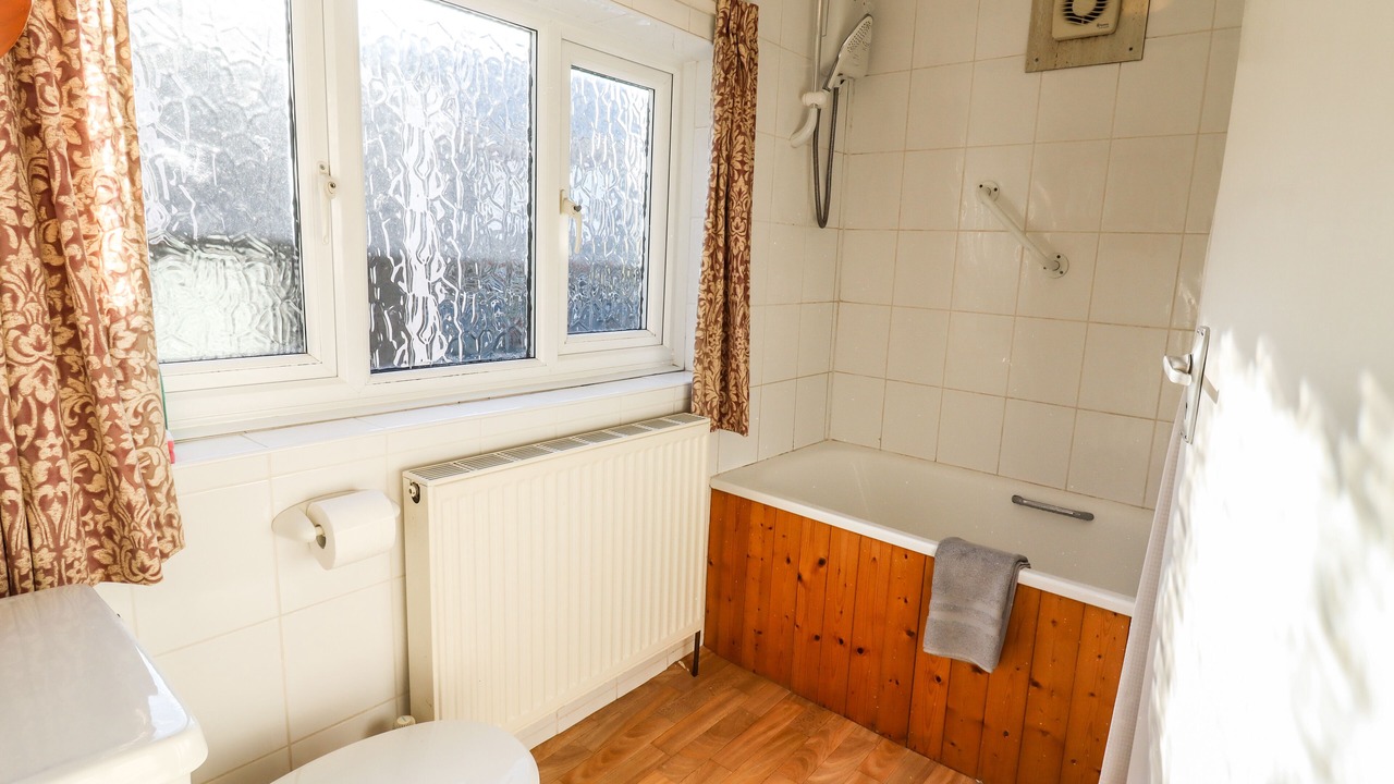 Photo of Bathroom in Sholden