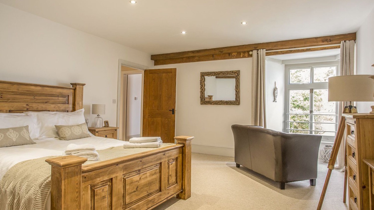 Photo of Others in Lynton