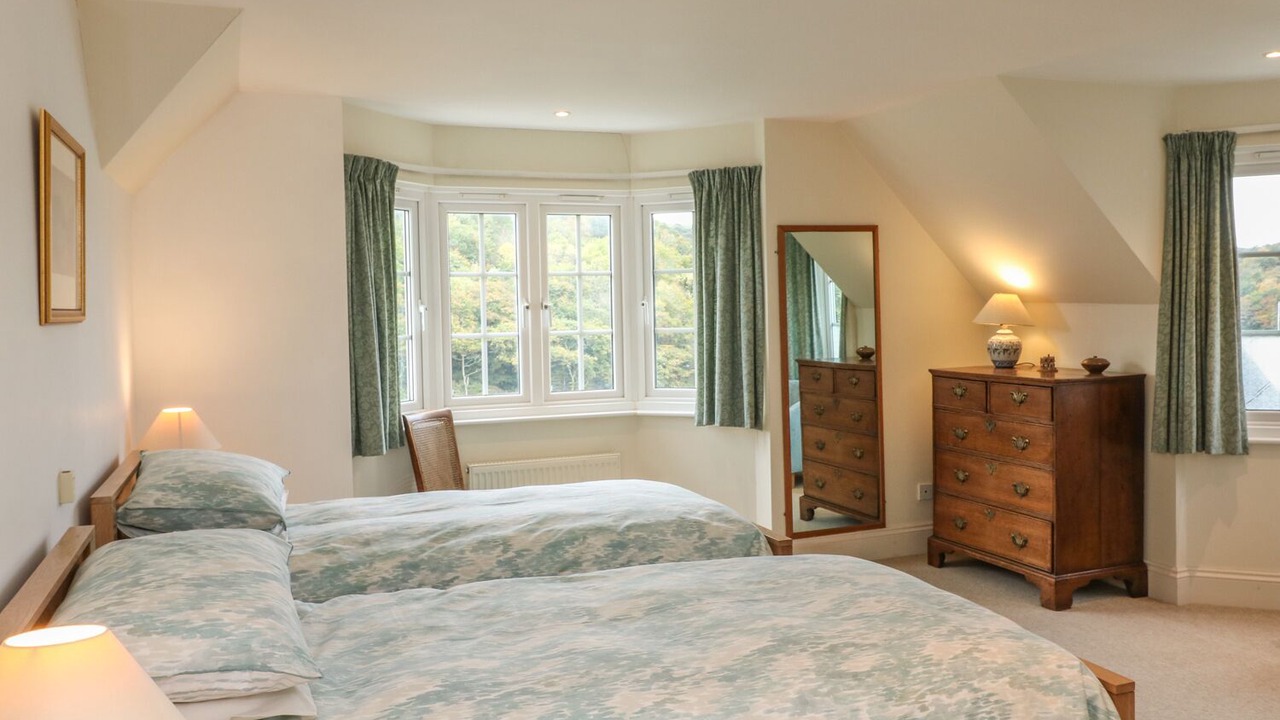 Photo of Others in Newton Ferrers