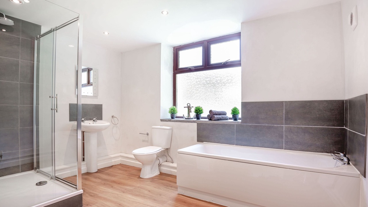 Photo of Bathroom in Rhiwbryfdir