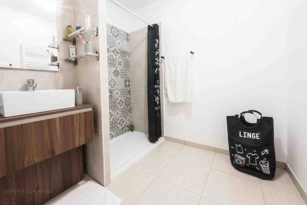 Photo of Bathroom in Castelnau-le-Lez