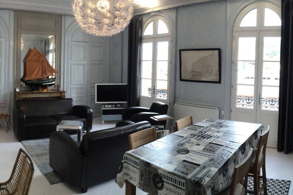 Photo of Livingroom in Fecamp