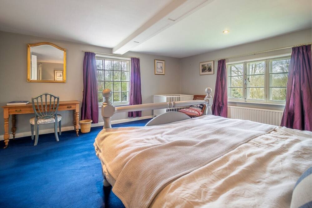 Photo of Bedroom in Eye