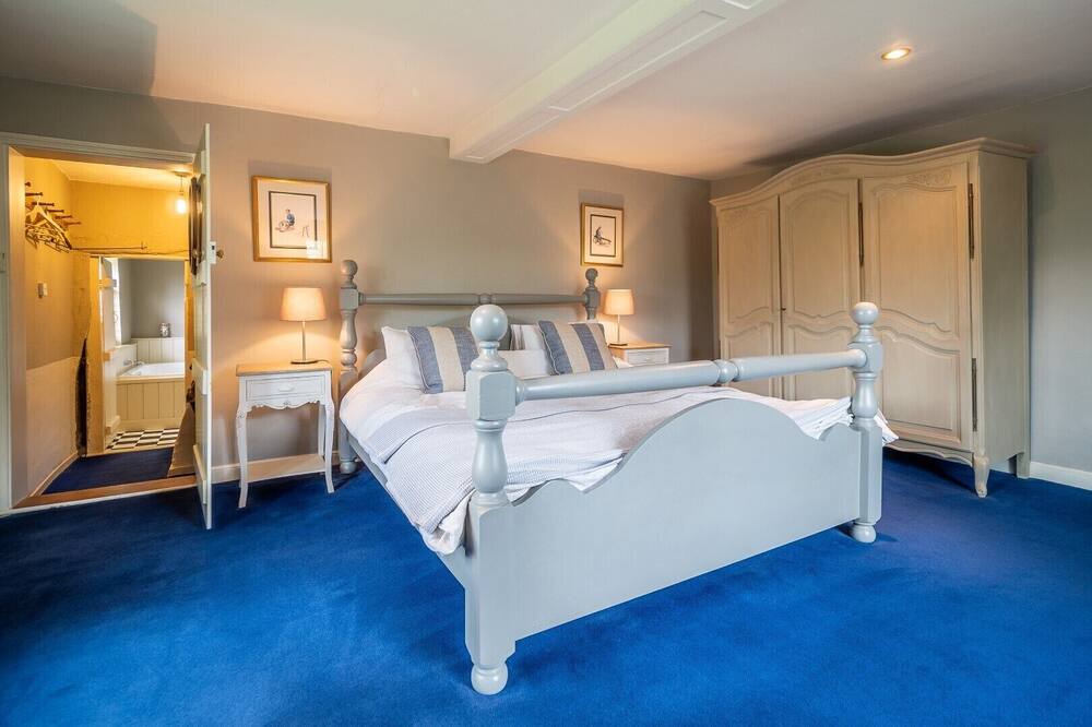 Photo of Bedroom in Eye