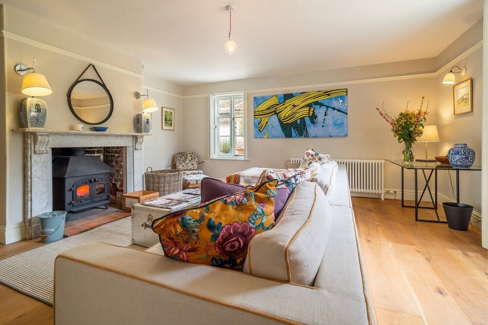 Photo of Livingroom in Eye