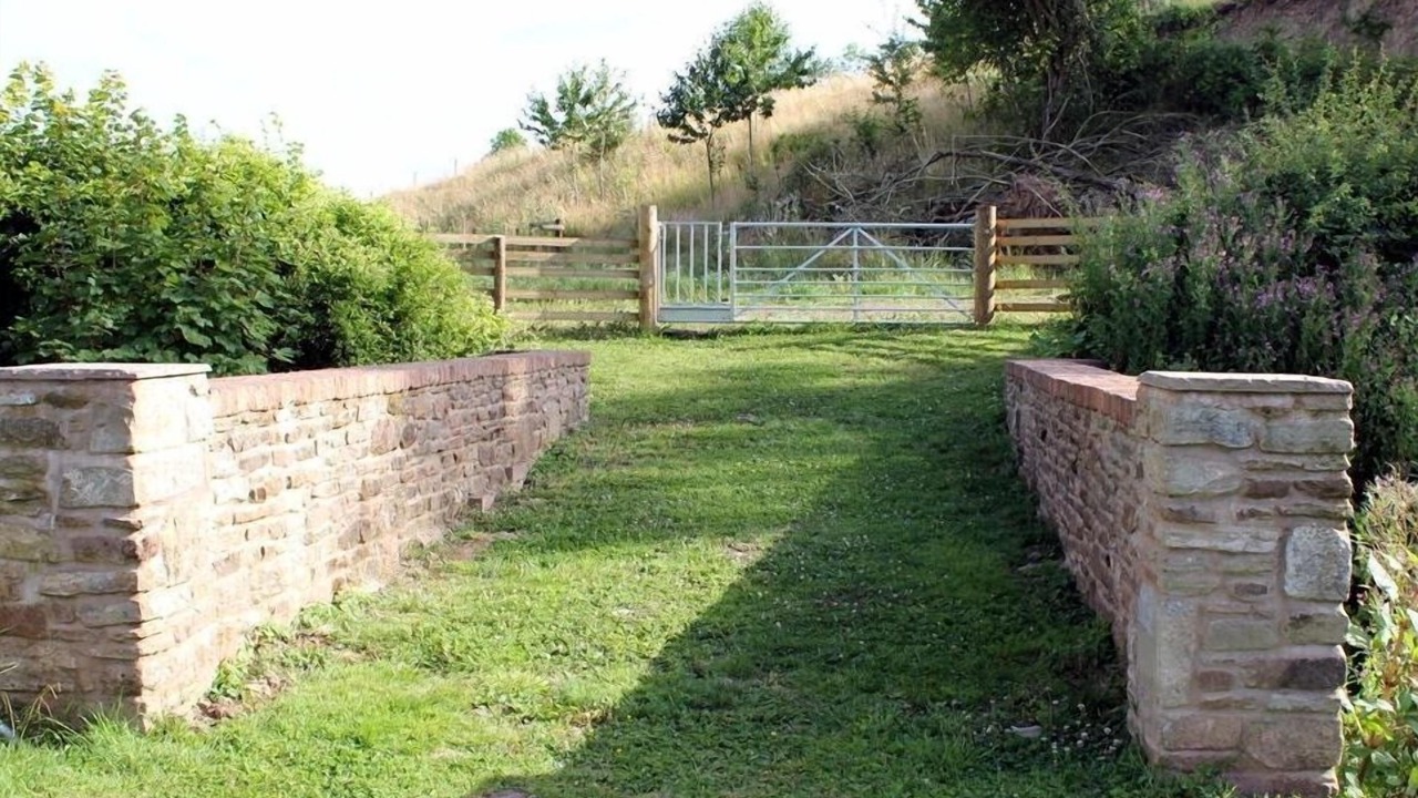 Photo of Others in Flaxley