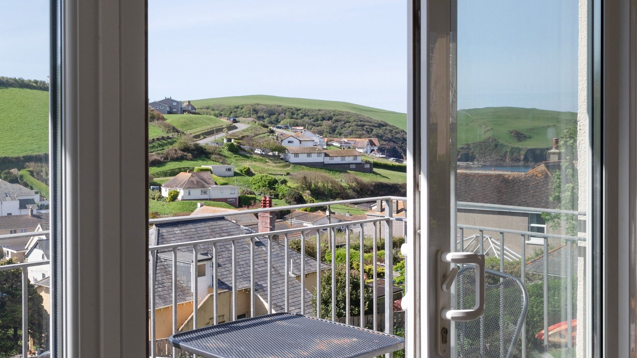 Photo of Patio Balcony in Hope-Cove