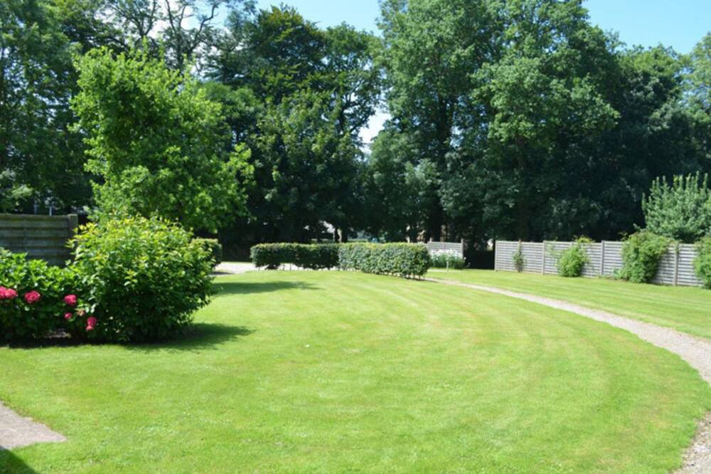 Photo of Outdoor in Angerville-la-Martel
