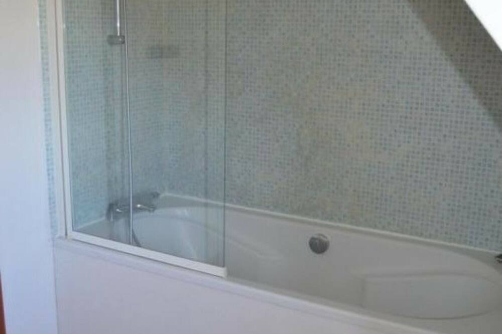 Photo of Bathroom in Angerville-la-Martel