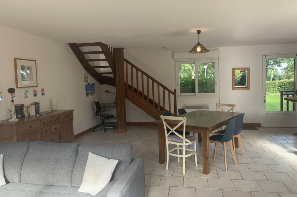 Photo of Livingroom in Angerville-la-Martel