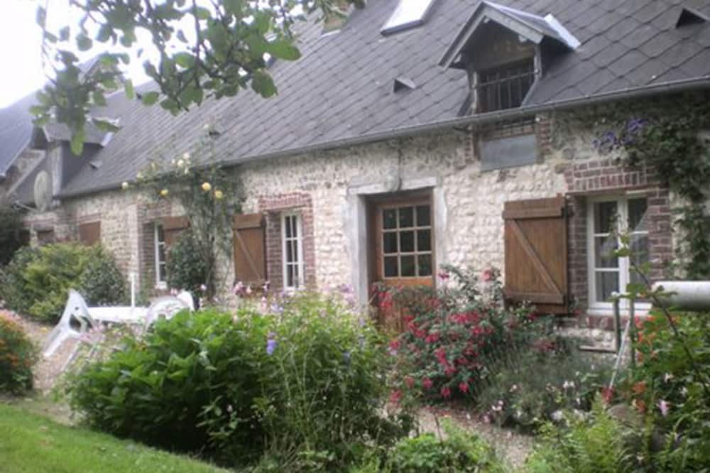 Photo of Outdoor in Pierrefiques