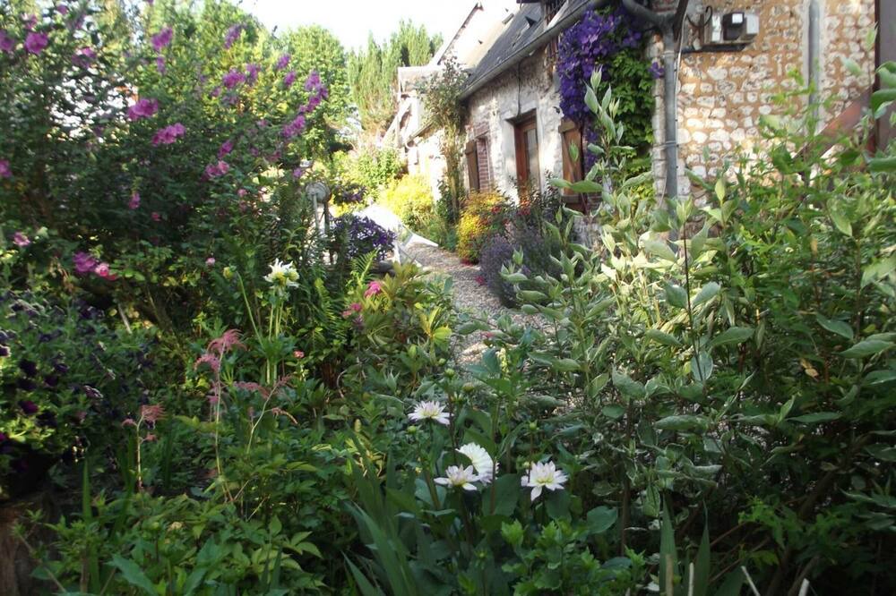 Photo of Outdoor in Pierrefiques