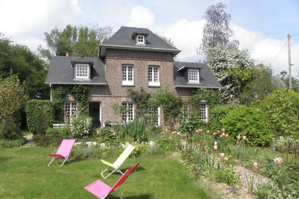 Photo of Outdoor in Franqueville-Saint-Pierre