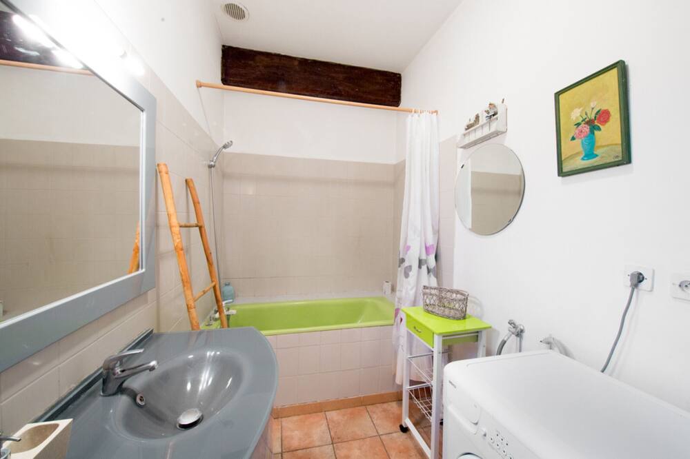 Photo of Bathroom in Paluel