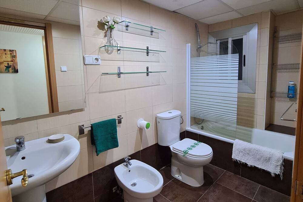 Photo of Bathroom in Romareda