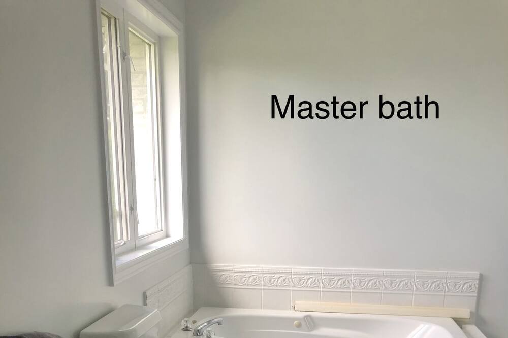 Photo of Bathroom in Carrying Place