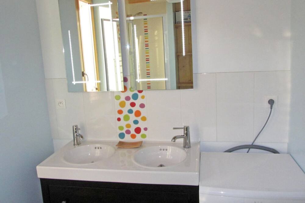 Photo of Bathroom in Yville-sur-Seine