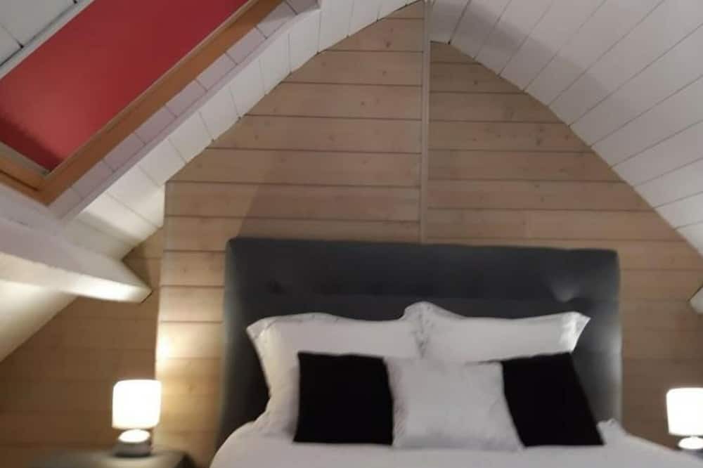 Photo of Bedroom in Saint-Clair-sur-les-Monts