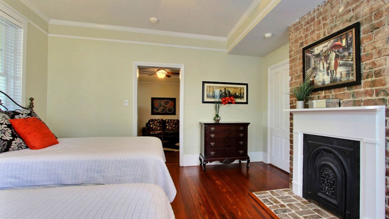 Photo of Bedroom in Metropolitan