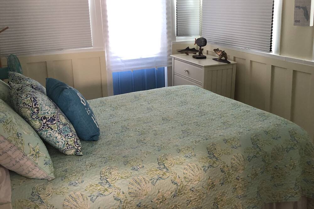 Photo of Bedroom in Sunset Beach