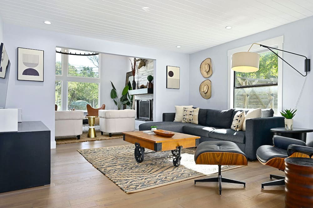 Photo of Bedroom in Aqua Monte