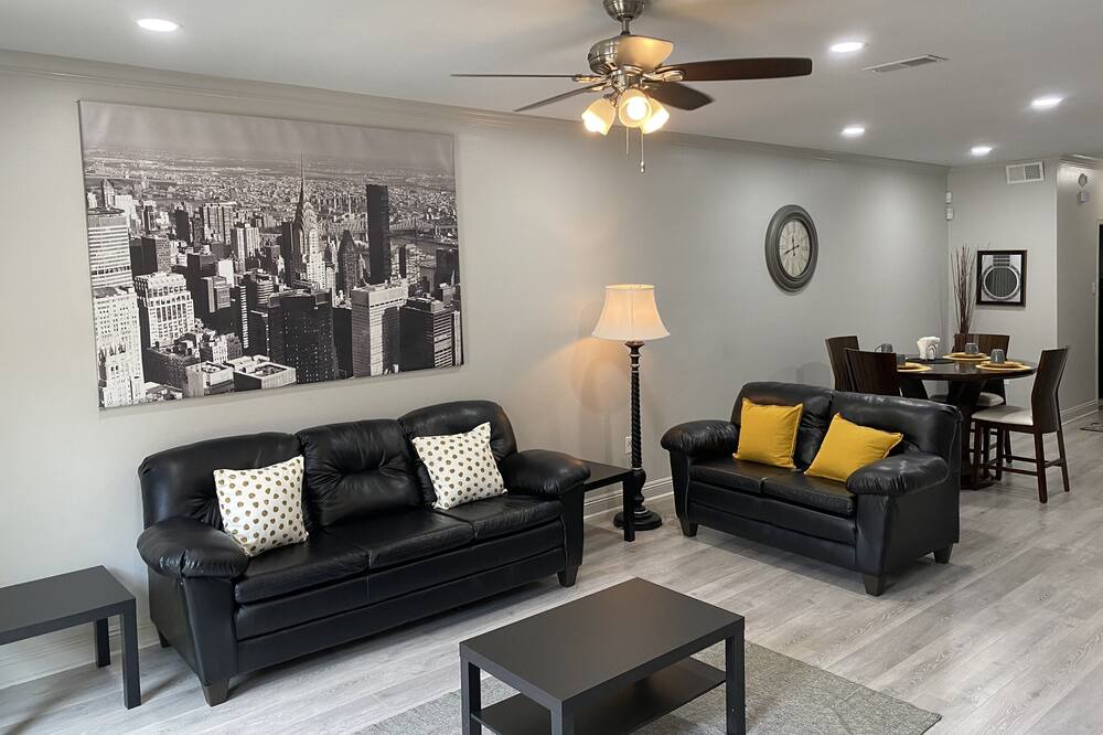 Photo of Bedroom in Broadmoor
