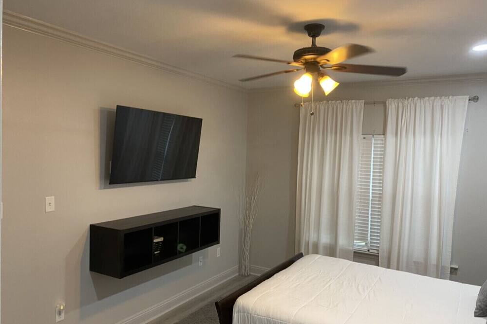 Photo of Bedroom in Broadmoor