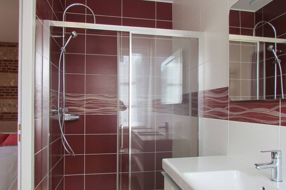 Photo of Bathroom in Hattenville