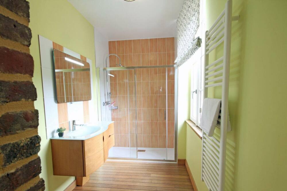 Photo of Bathroom in Hattenville