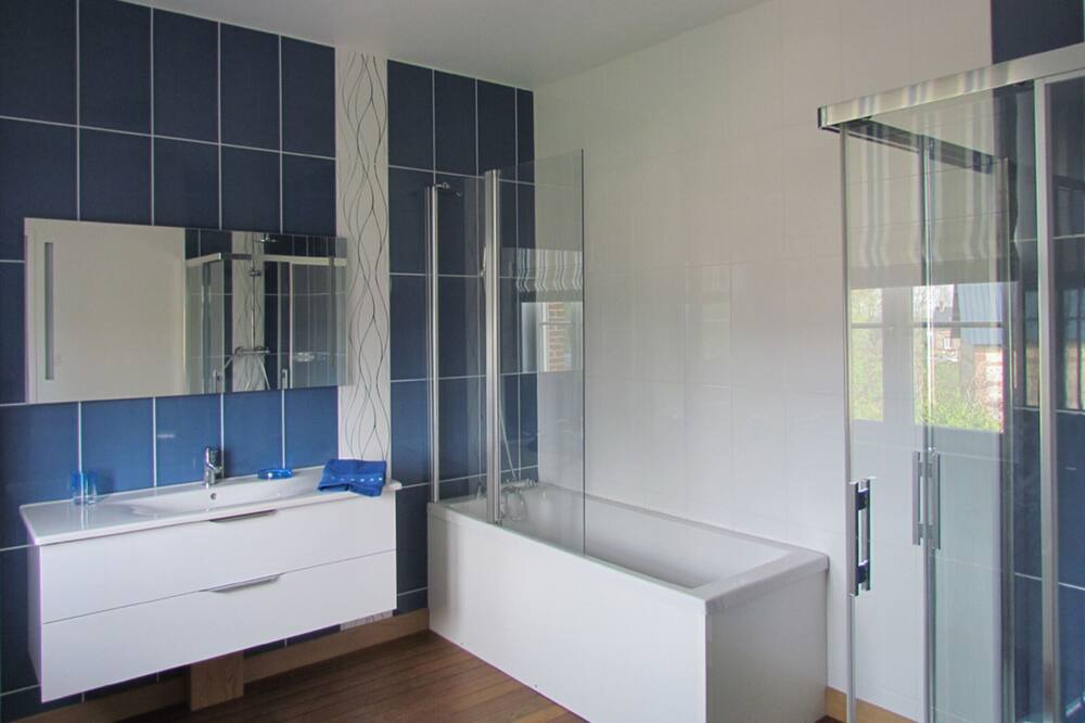 Photo of Bathroom in Hattenville