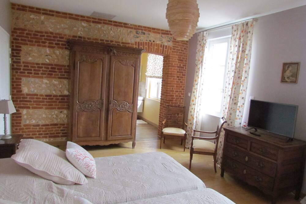 Photo of Bedroom in Hattenville