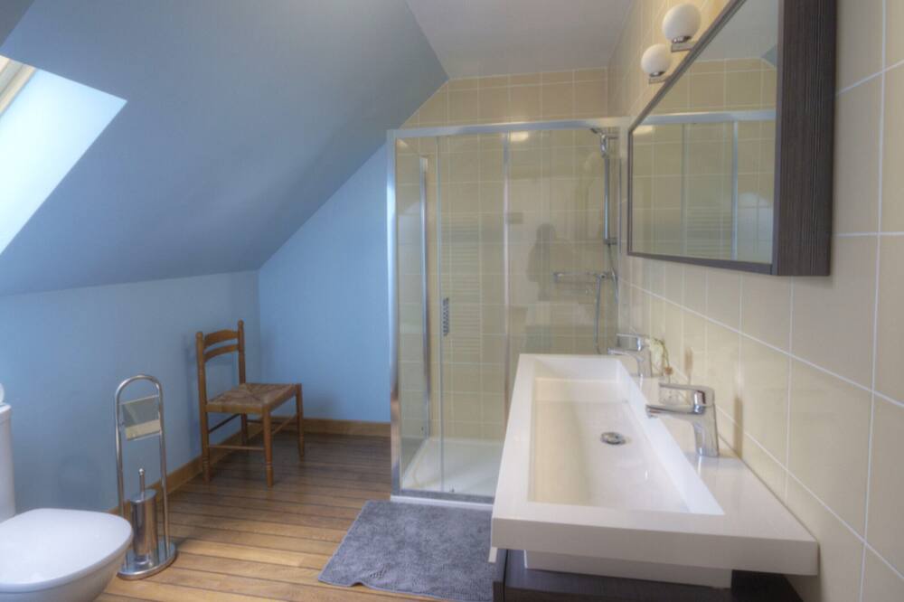Photo of Bathroom in Hattenville