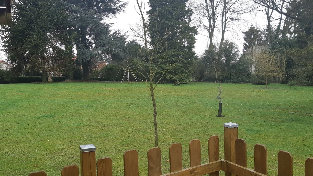 Photo of Outdoor in Dury