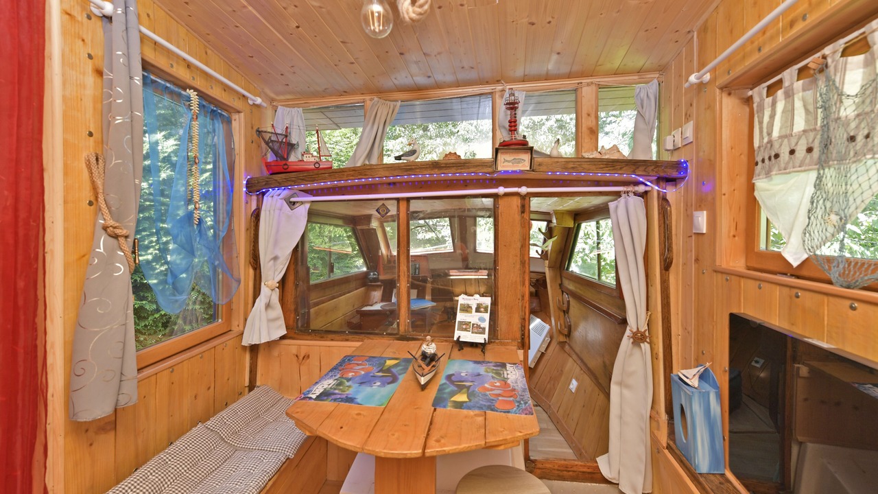 Photo of Others in Dury