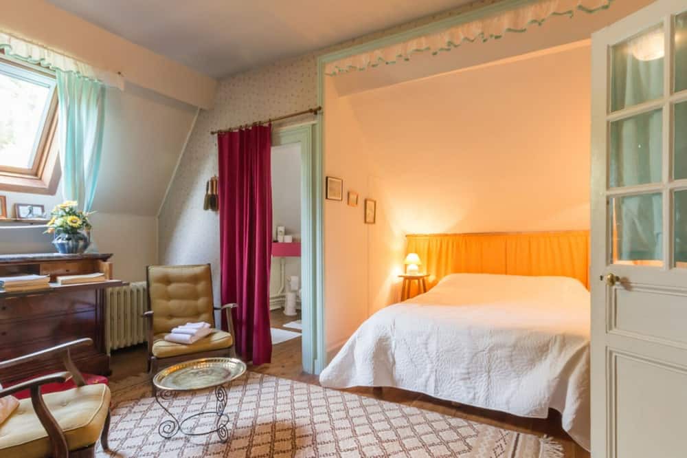 Photo of Bedroom in Touffreville-la-Corbeline