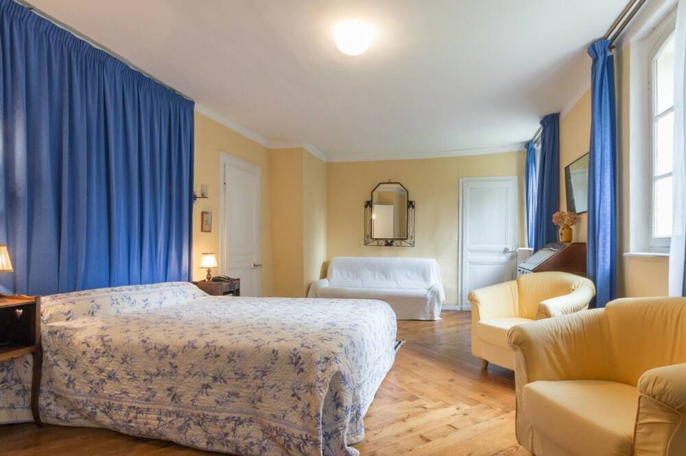 Photo of Bedroom in Touffreville-la-Corbeline