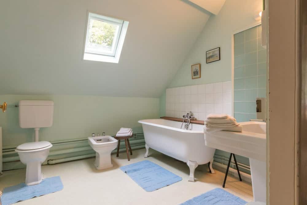 Photo of Bathroom in Touffreville-la-Corbeline