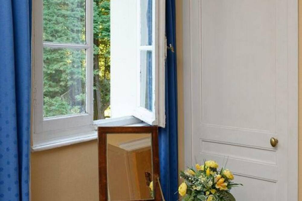 Photo of Bedroom in Touffreville-la-Corbeline